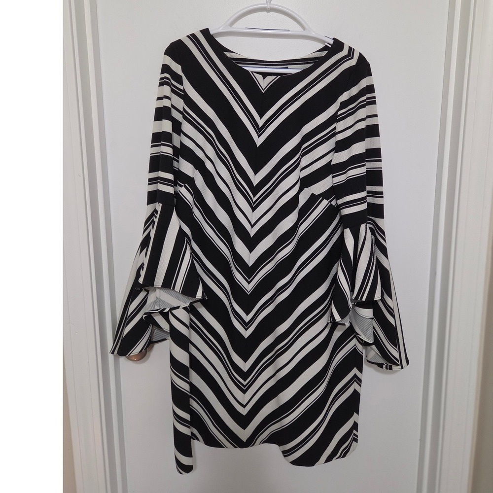 Roz & Ali Black White Chevron Stripe Bell Sleeve Shift Dress 16 Office